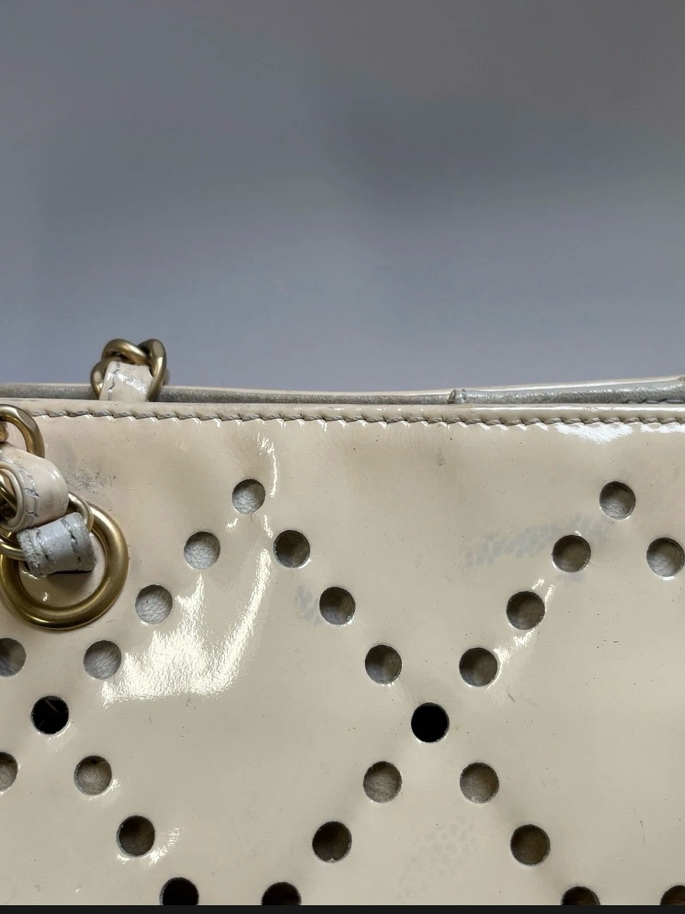 CHANEL CC PERFORATED PATENT LEATHER TOTE - Picture 9 of 11